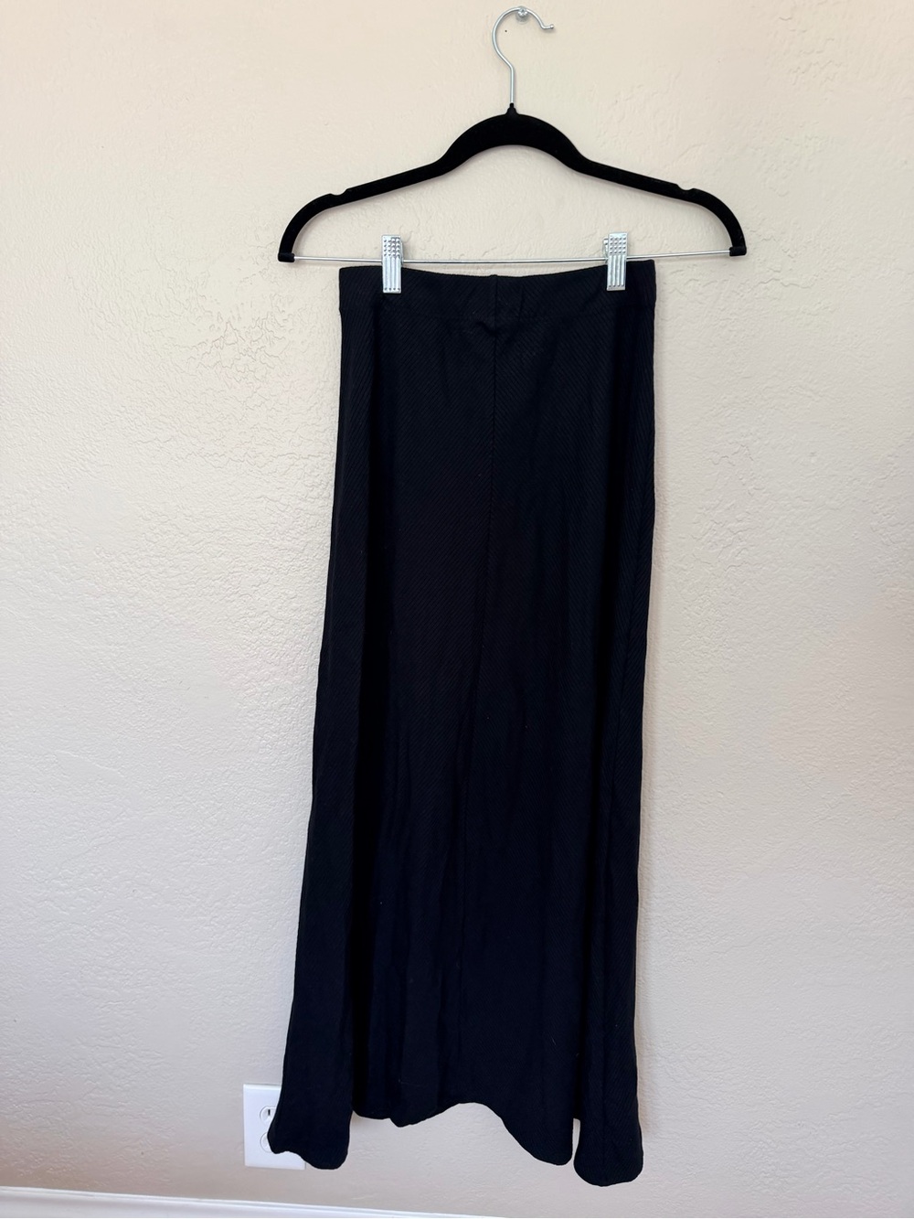 Reformation Black Maxi Skirt - Sleek Straight Silhouette